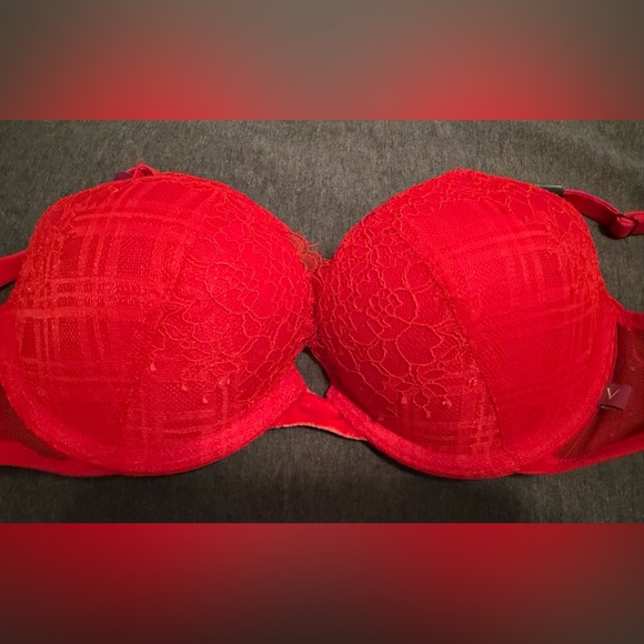 NWT VS Push Up Bra 32C - Picture 2 of 5
